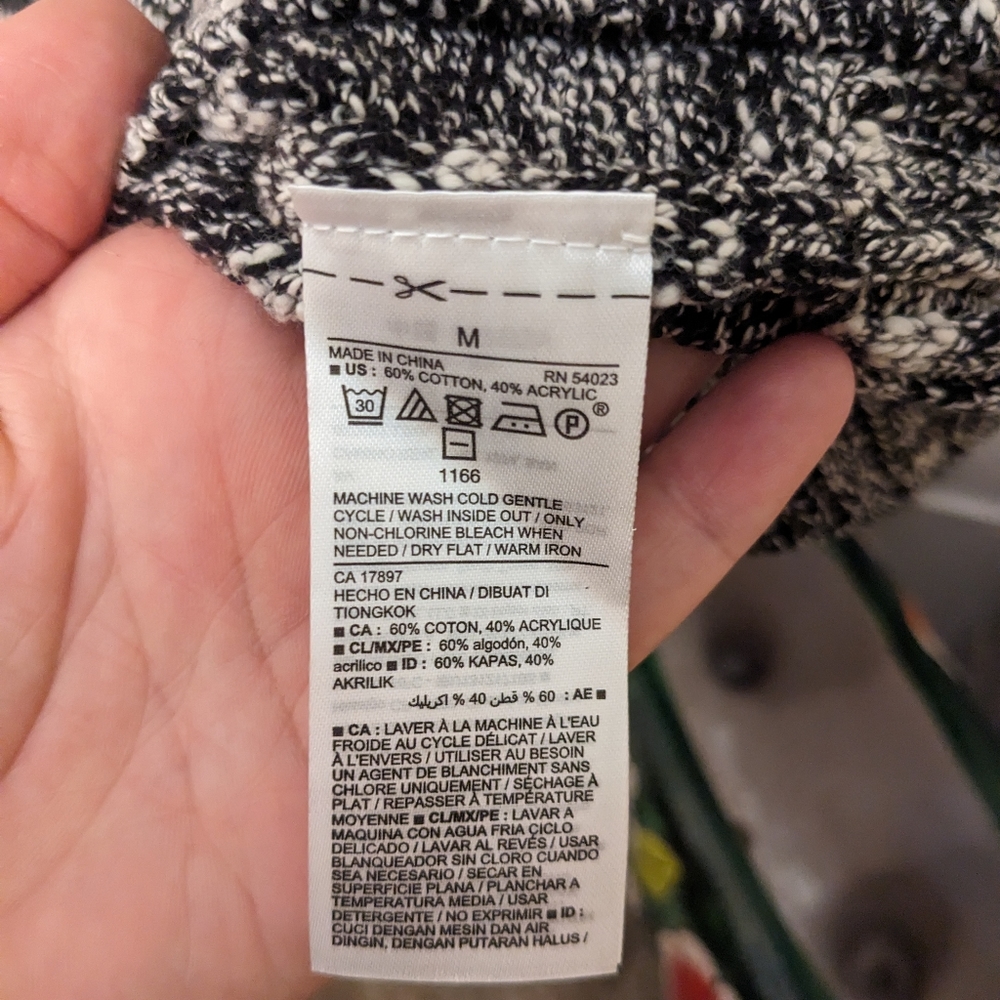 Old Navy Medium Sweater women's black marble - Picture 5 of 6